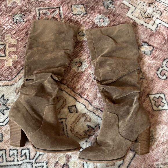 Tall boots - Picture 1 of 2